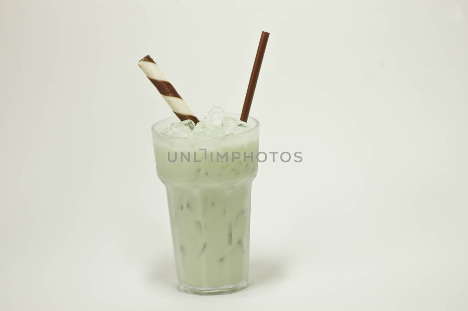 iced milky Japanese green tea