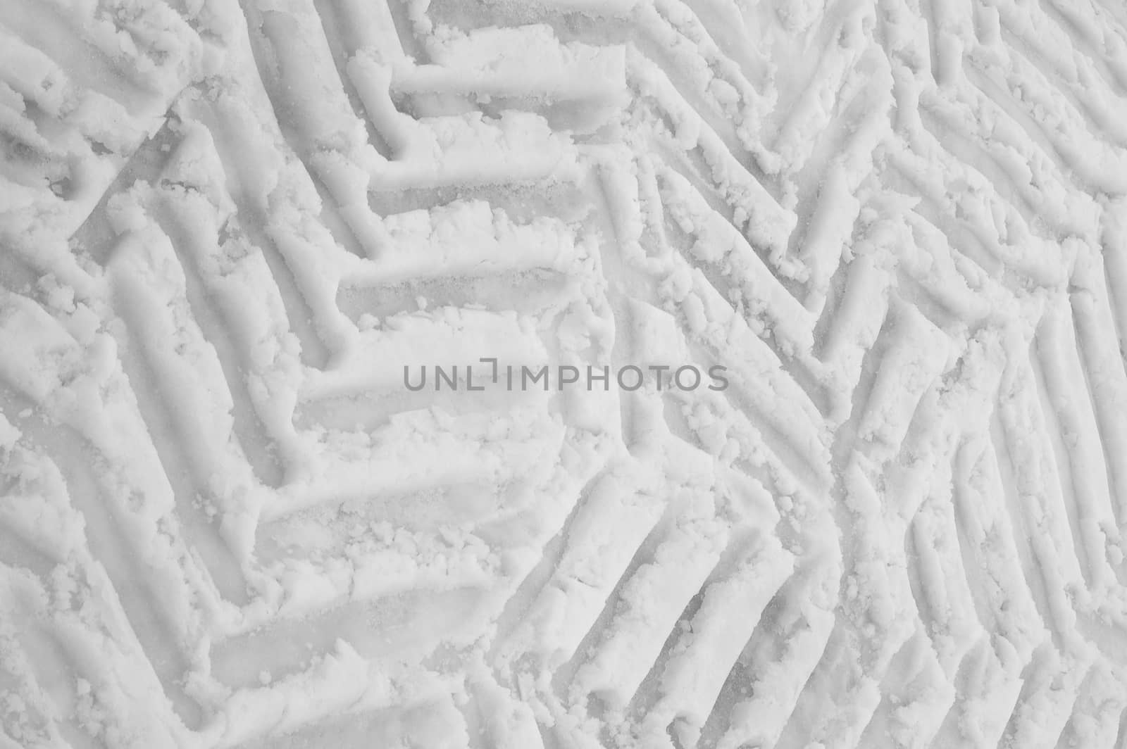 tyre mark on snow by eyeofpaul