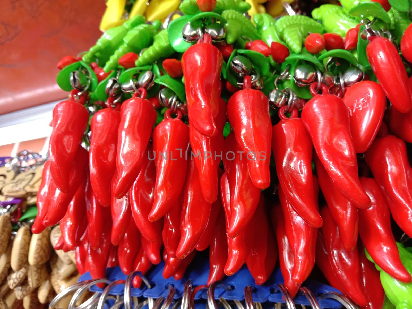 green and red colored key ring stock on shop for sell