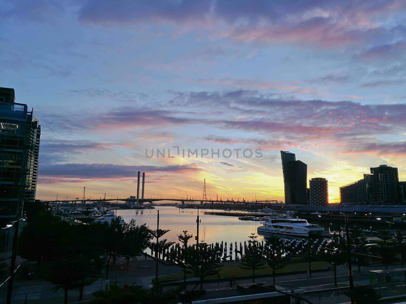 MELBOURNE, AUSTRALIA - JULY 26, 2018: Sunset panorama scene of d by eyeofpaul