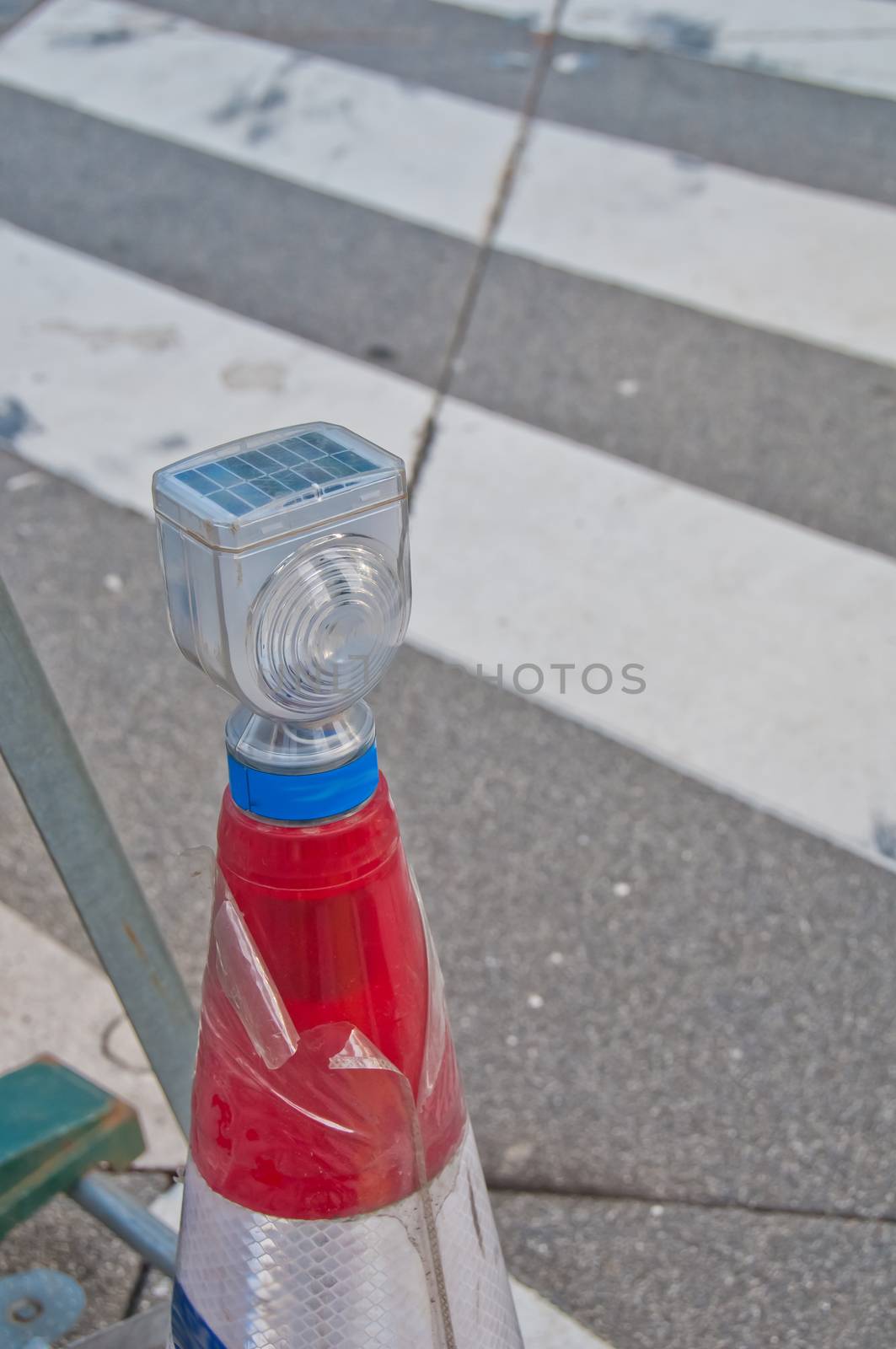 Solar cell device to power flash light on top of traffic managem by eyeofpaul