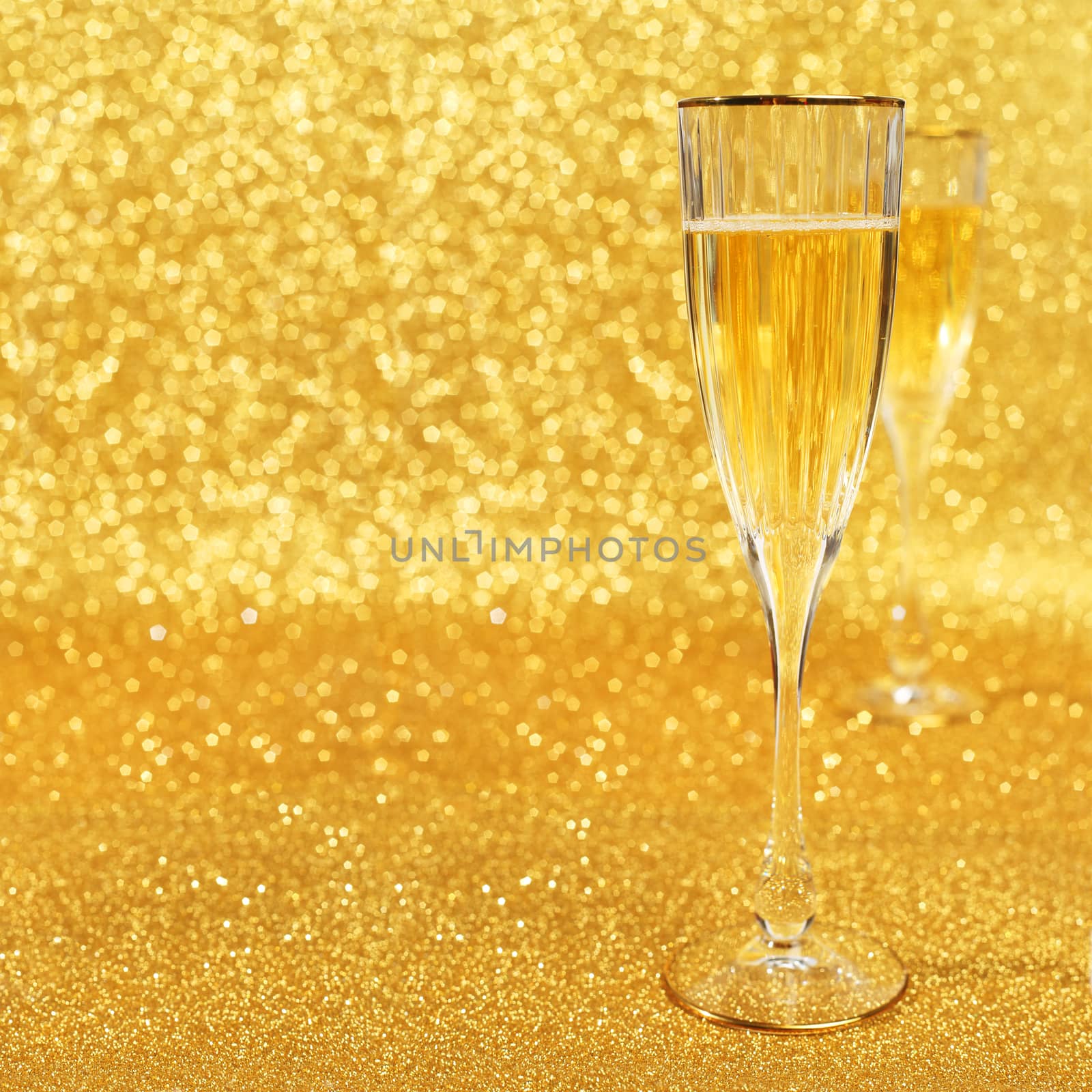 Glasses of champagne by destillat