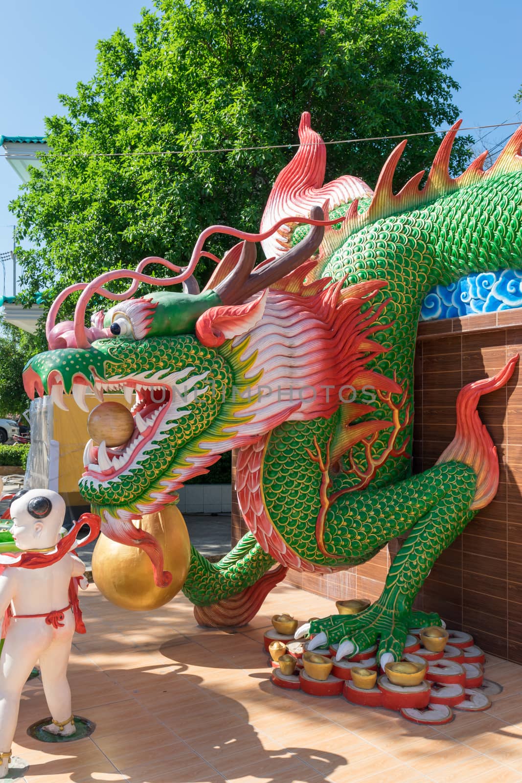 Beautiful dragon statue in the temple.