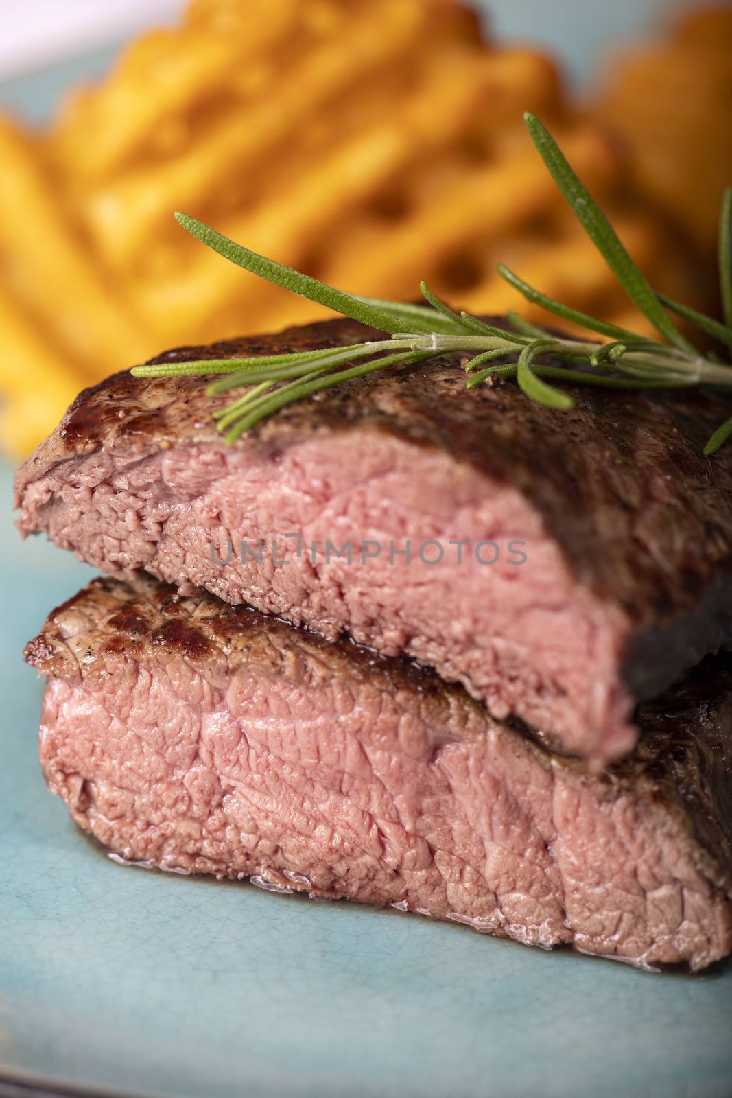 steak with potato lattices by bernjuer