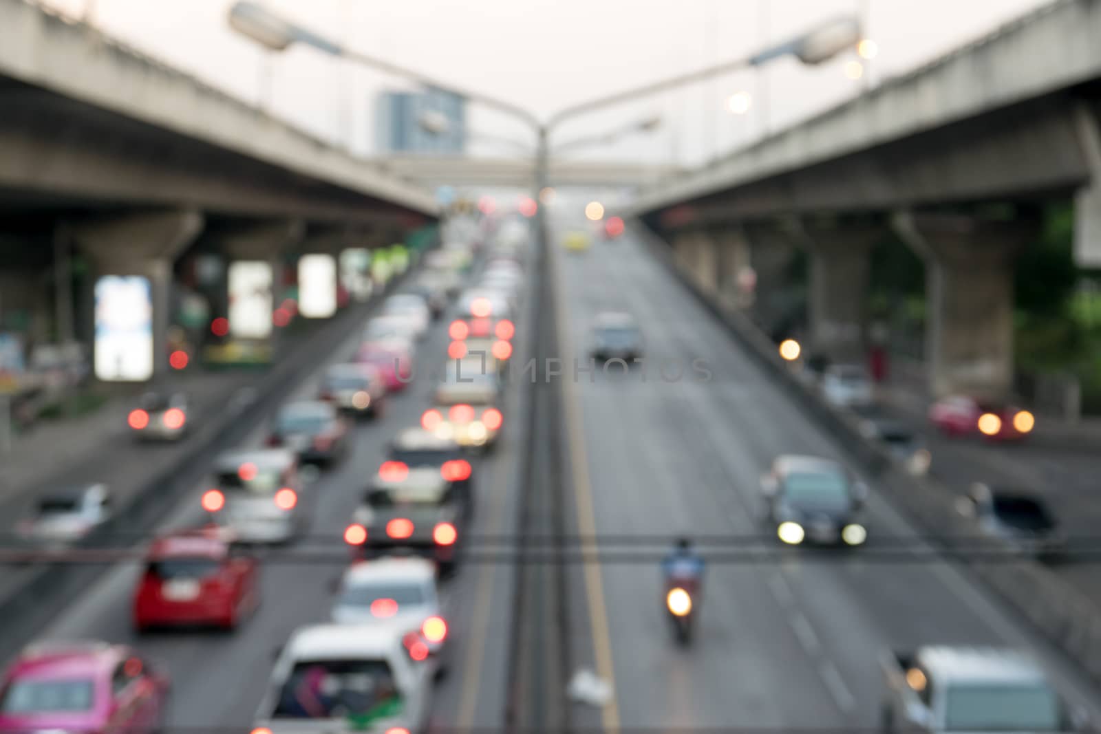 The blur of traffic by wattanaphob