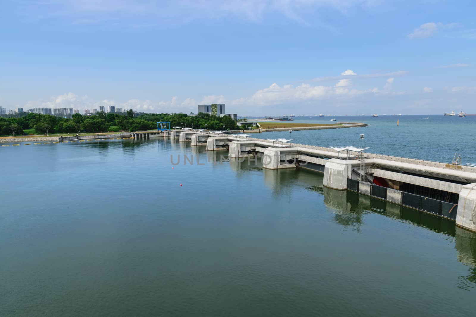 Marina Barrage is a retreat. by wattanaphob