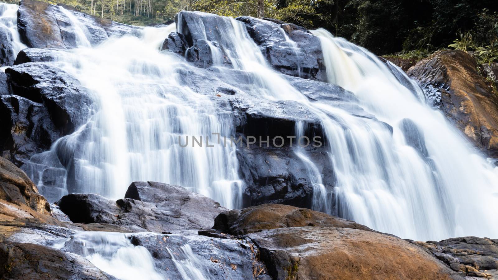 Long exposure photography of a waterfall in Deniyaya