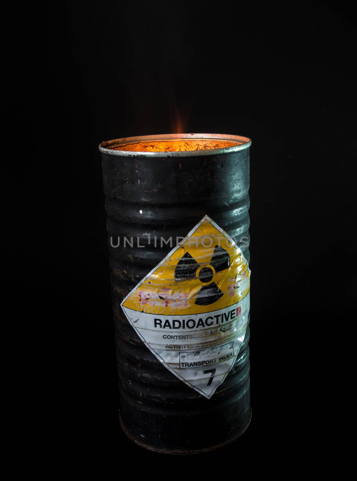 Heat in cylinder container of radioactive material by Satakorn