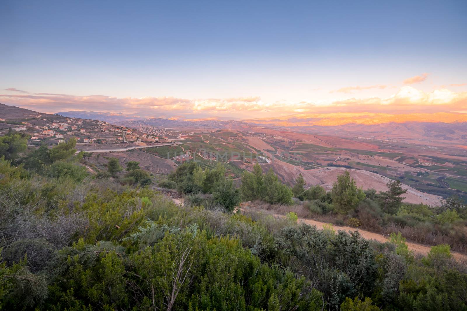 Sunset landscape, border between Israel and Lebanon by RnDmS