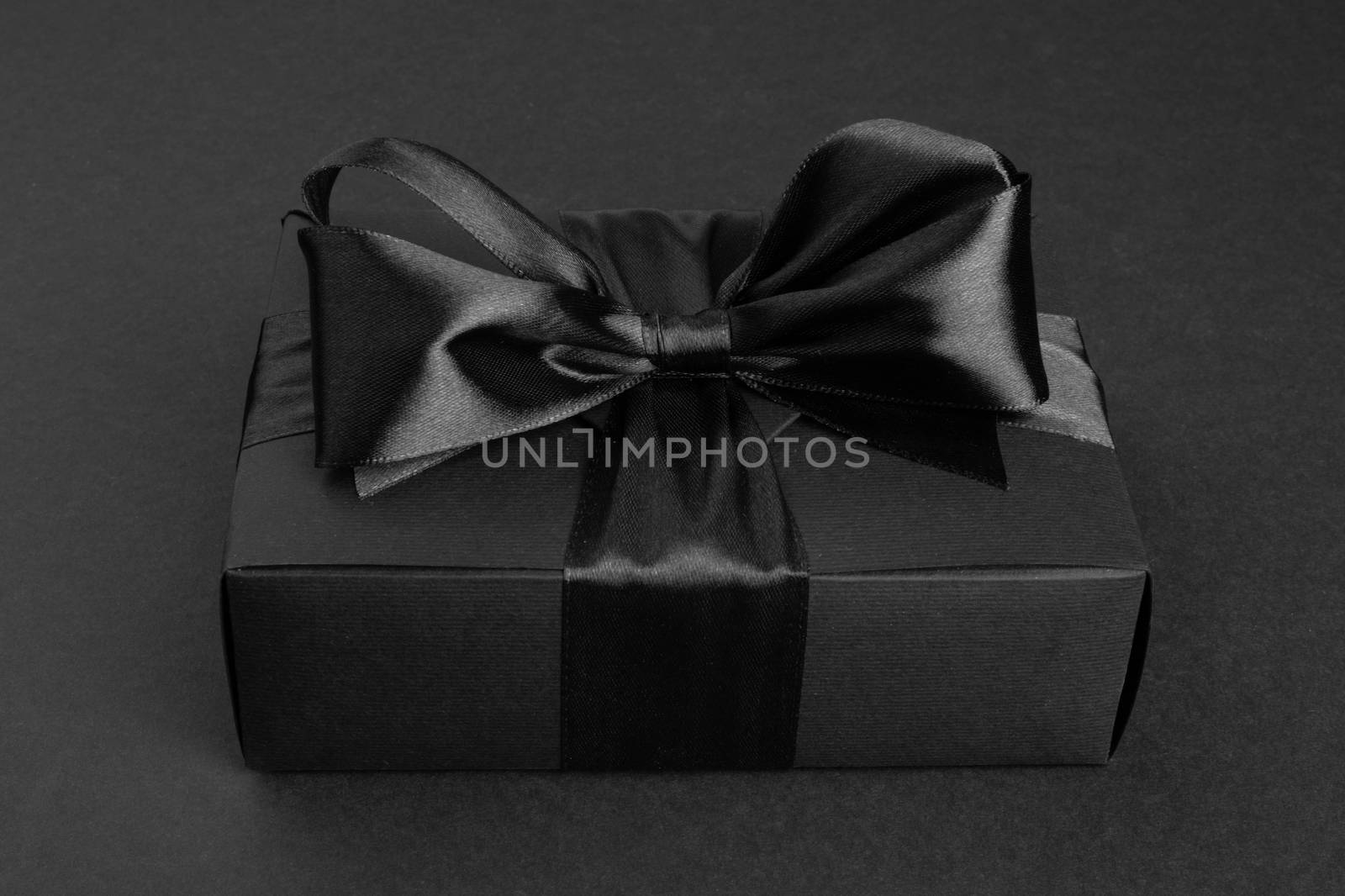 Black friday box gift present by destillat
