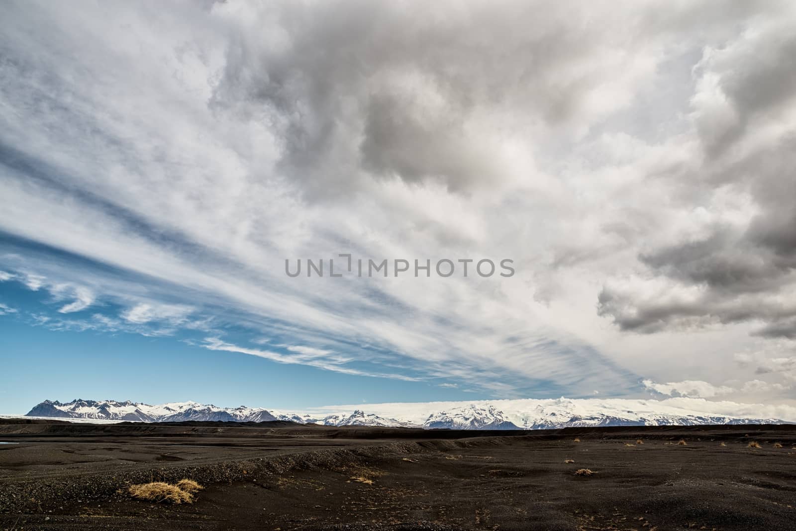 Desert and mountains in Iceland by LuigiMorbidelli