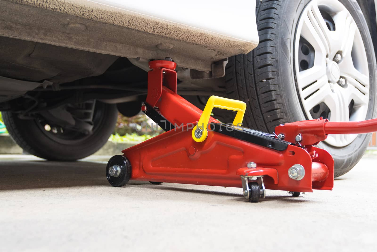 Car floor jack for car for repair check Maintenance of cars 