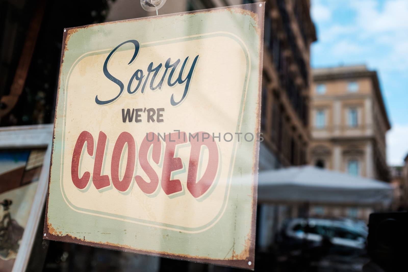 SORRY WE'RE CLOSED shop window door notice board,abandoned shutdown cafe restaurant supermarket out of business,Coronavirus COVID-19 virus disease isolation quarantine,lockdown measure info concept,US