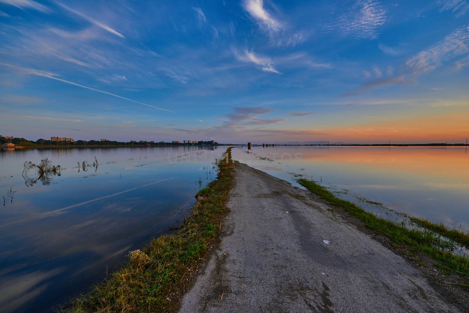 An incredible sunset in the lagoon of Valencia