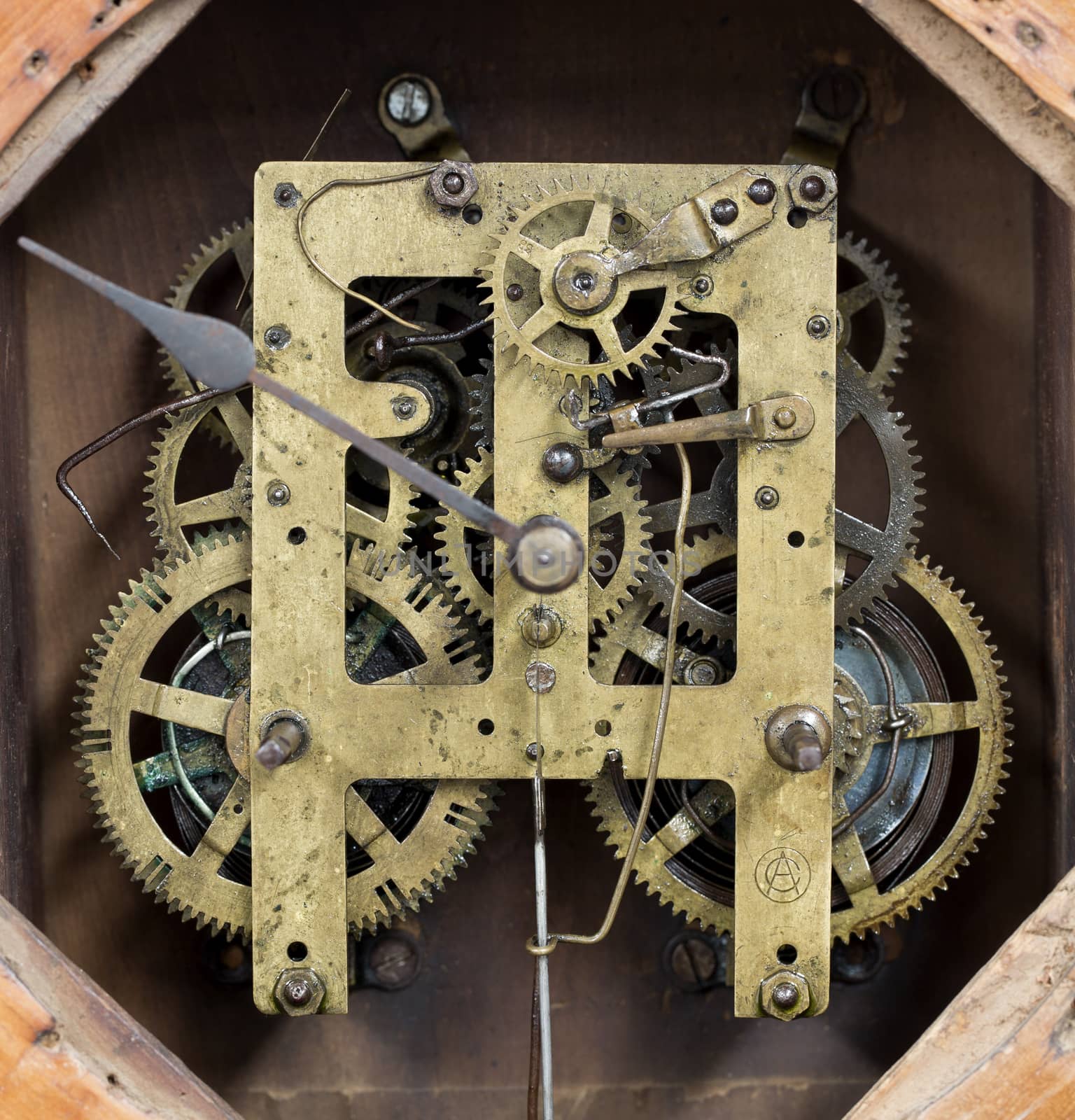 Vintage rusty antique cog clock. by jayzynism