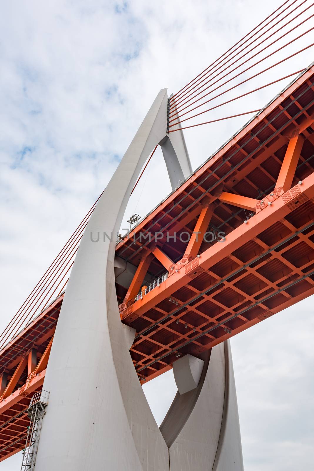Dongshuimen bridge pylon against sky in Chongqing by LP2Studio
