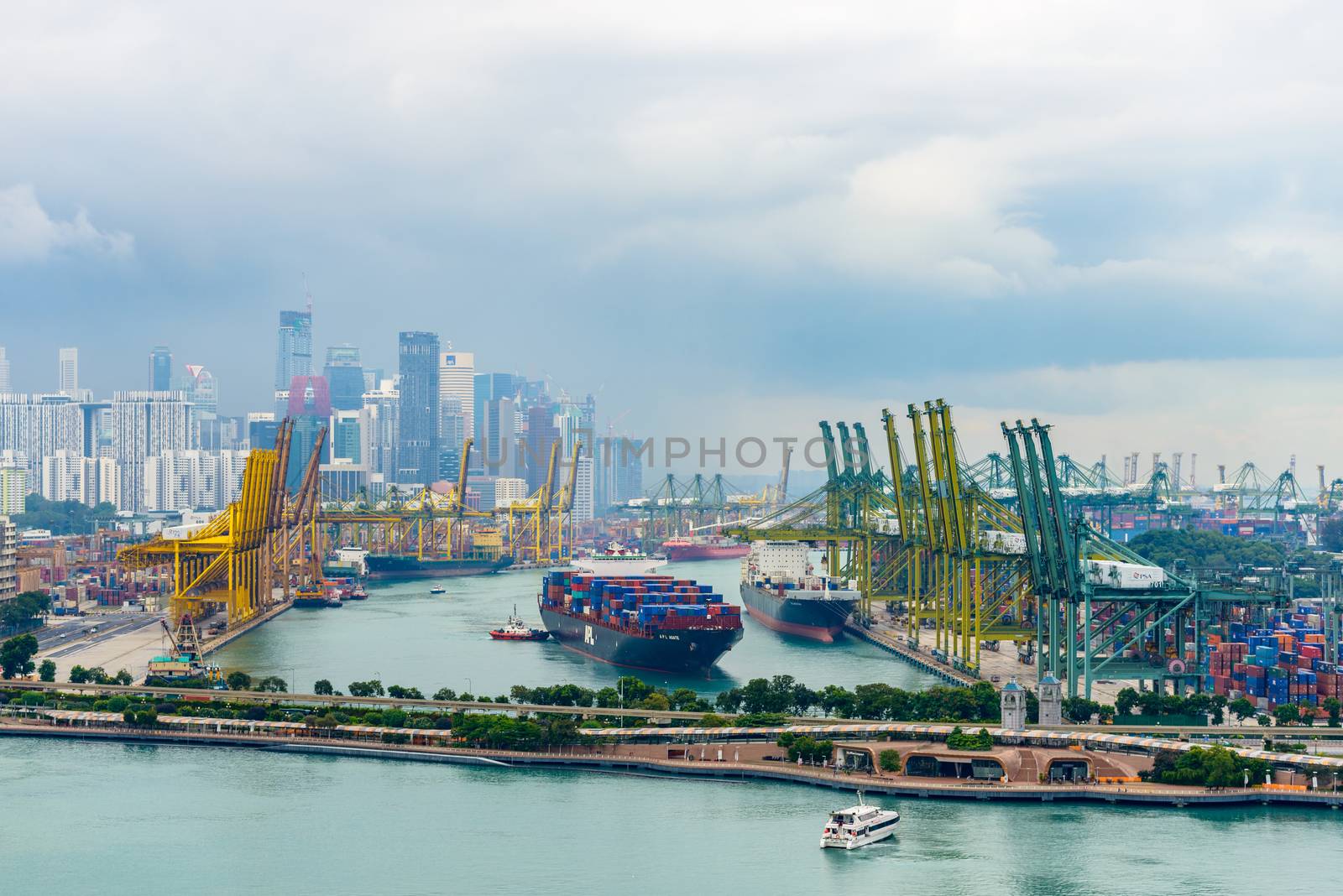 SINGAPORE - CIRCA JANUARY 2106: View on Keppel Harbour and the city skyline from Singapore cable car.