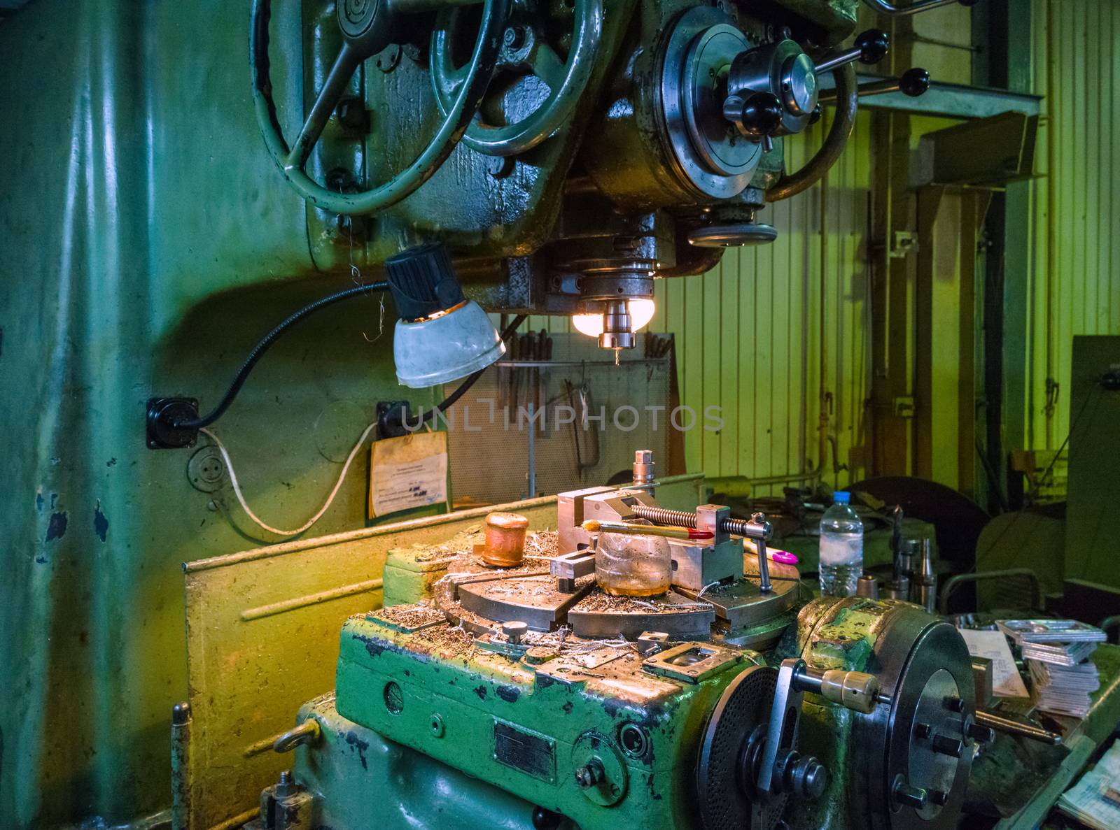 old big 5-axis milling machine with all manual controls and rotating table