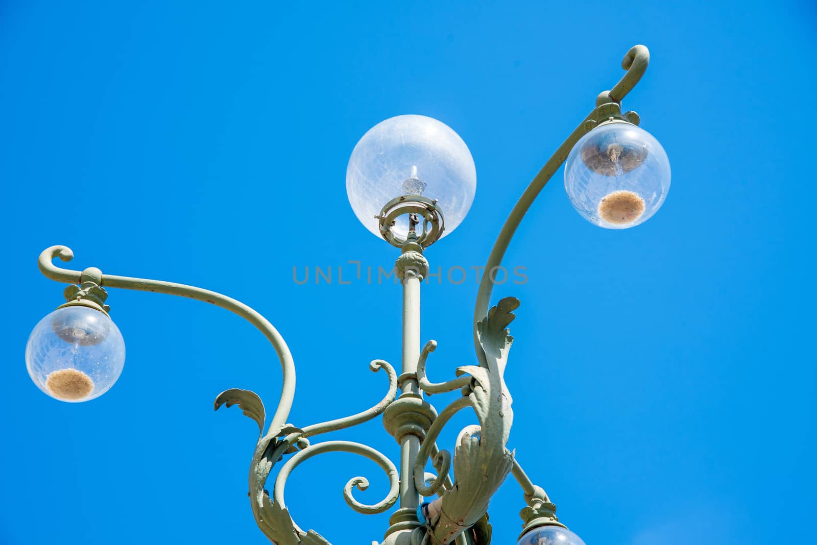 Streetlamp in Verona by Guinness