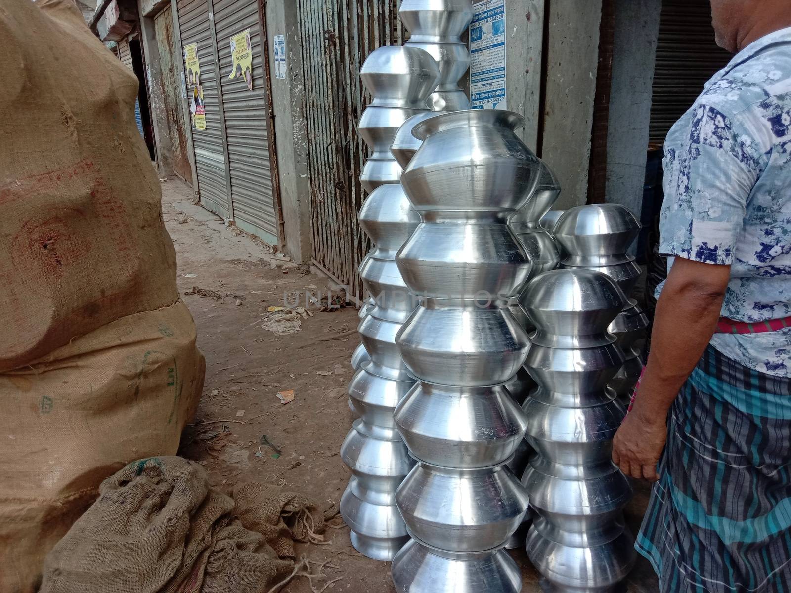 silver crockery stock on shop for sell