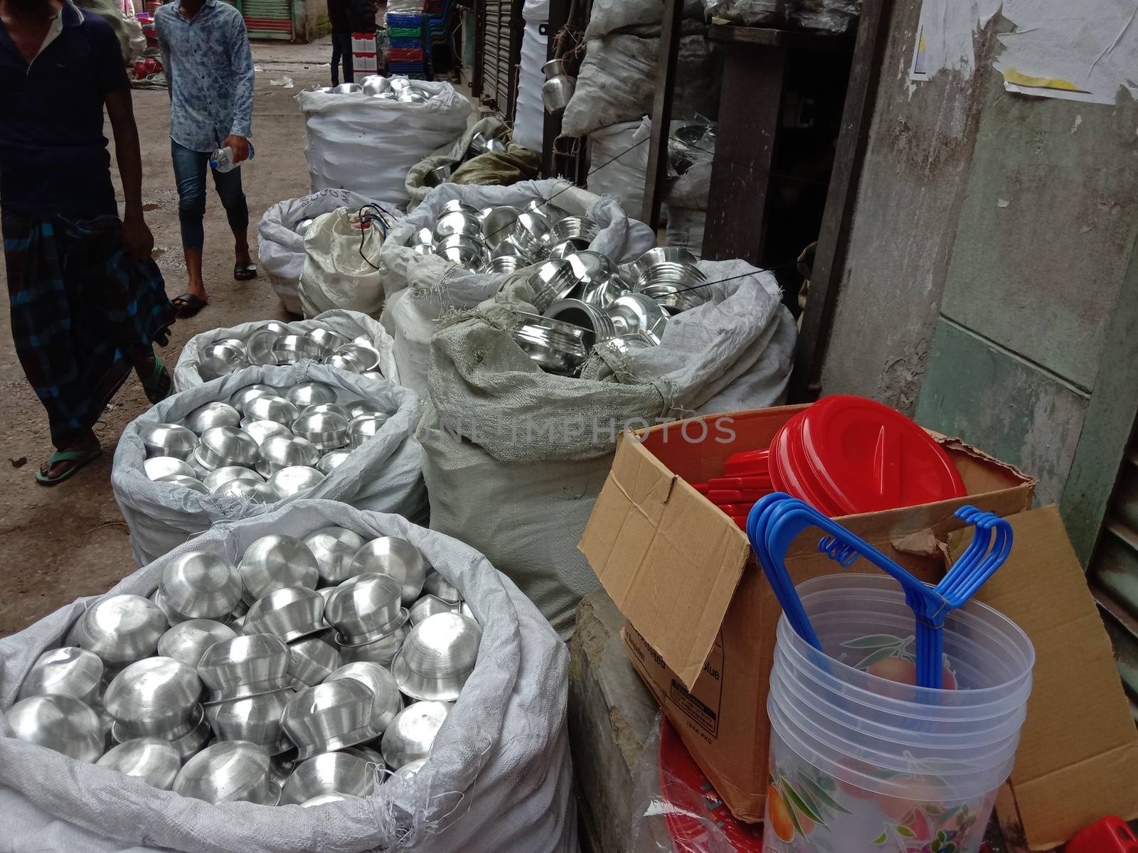 silver crockery stock on shop for sell
