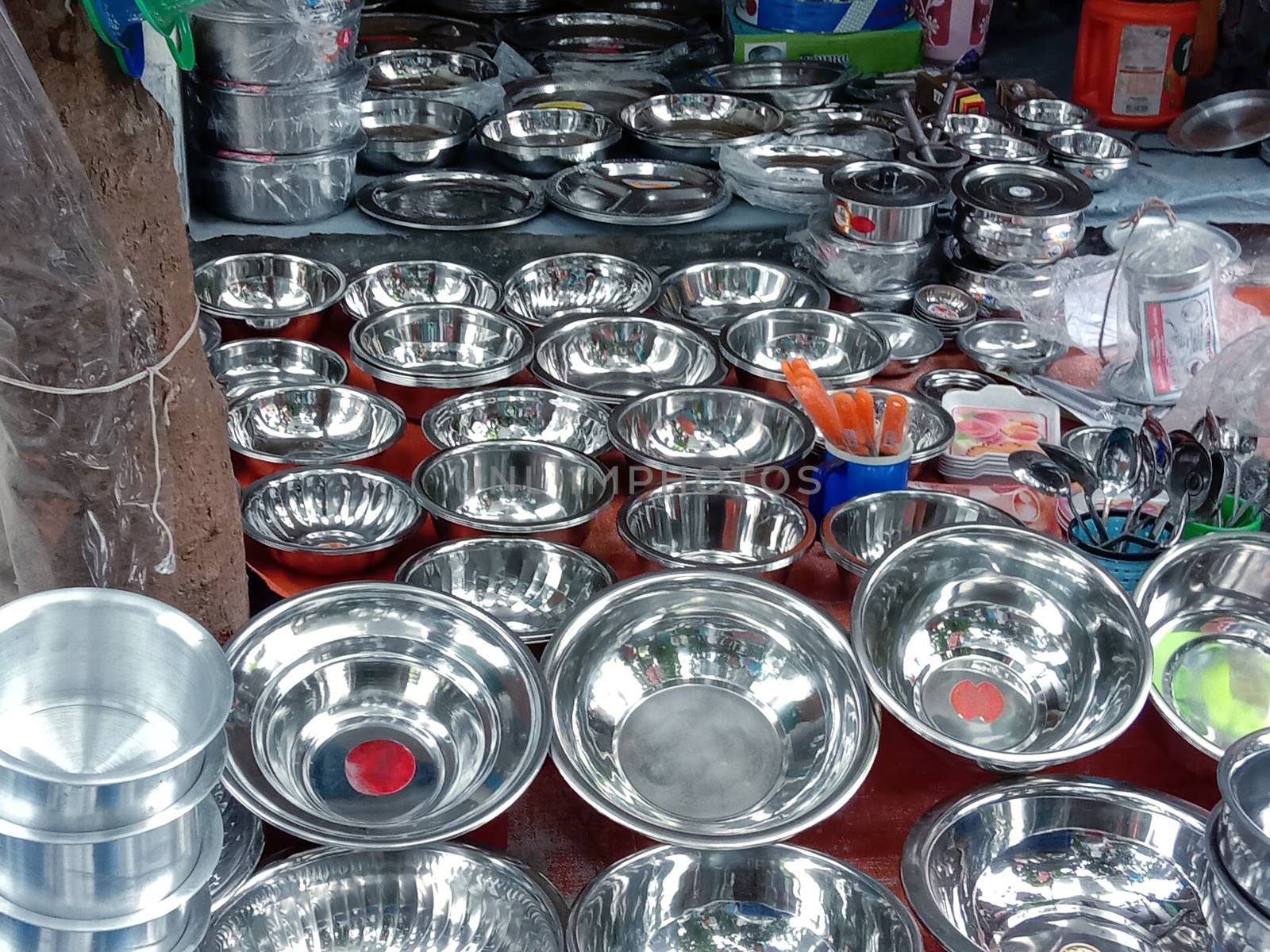 silver crockery stock on shop for sell
