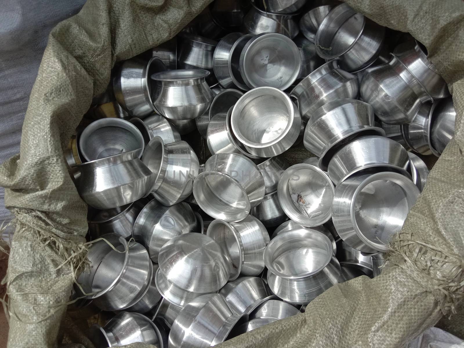 silver crockery stock on shop for sell