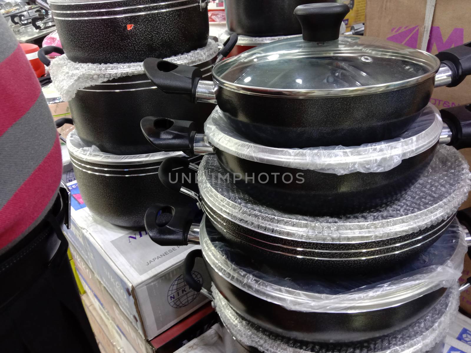 silver crockery stock on shop for sell