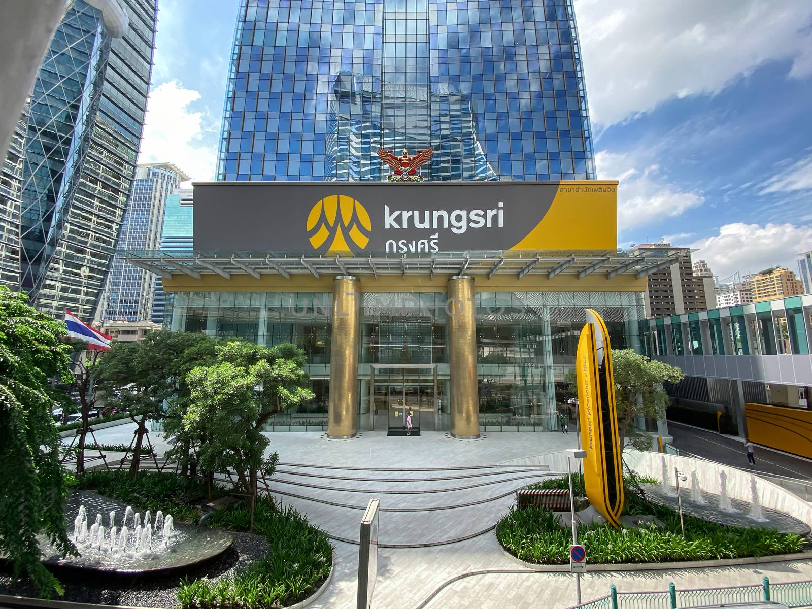 Krungsri Ploenchit Office, new business landmark in heart of Bangkok by happycreator