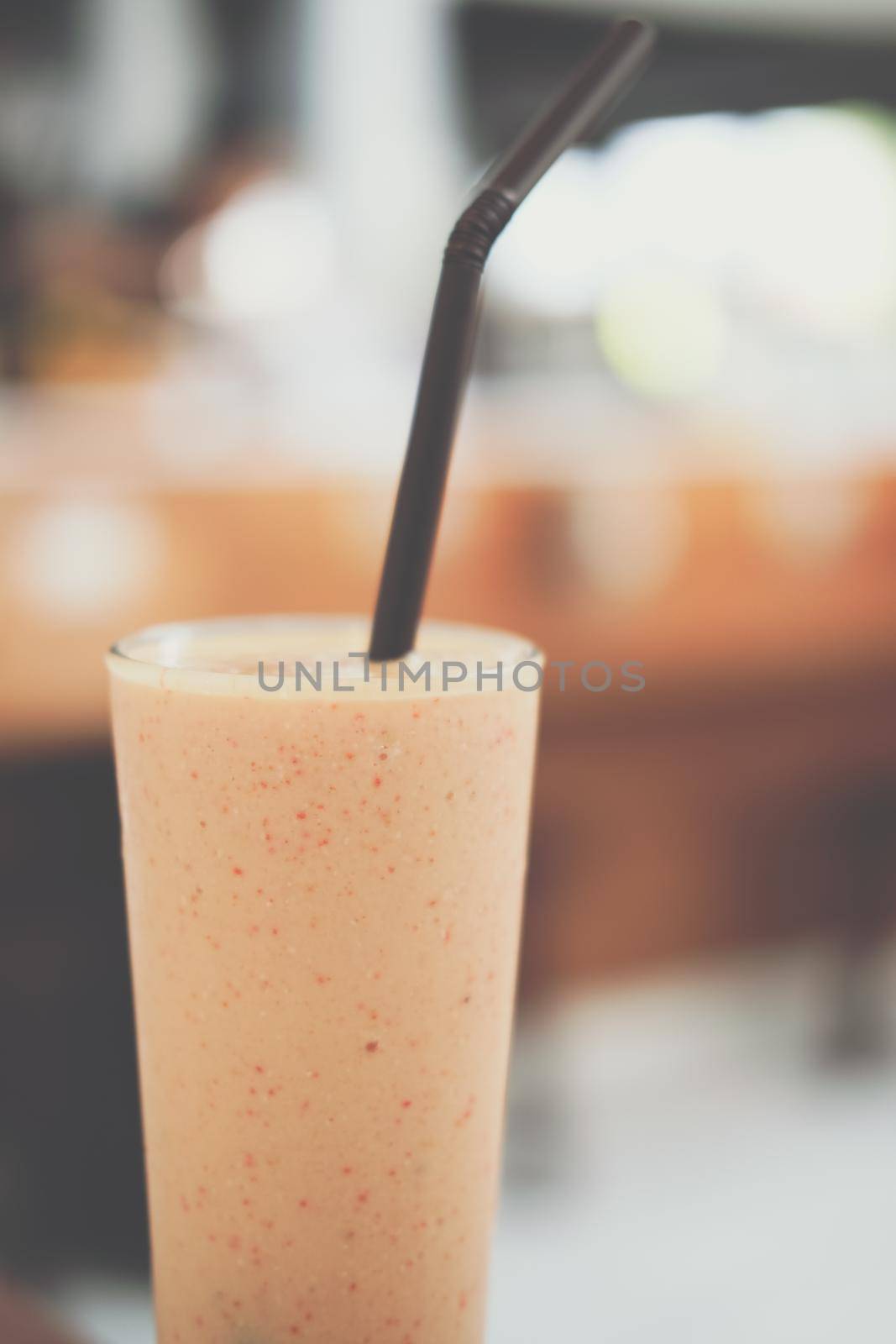 mango banana goji berry oats honey yogurt smoothie