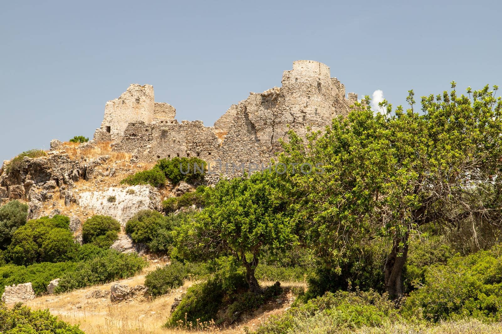 View at the ruin of the castle Asklipio by reinerc