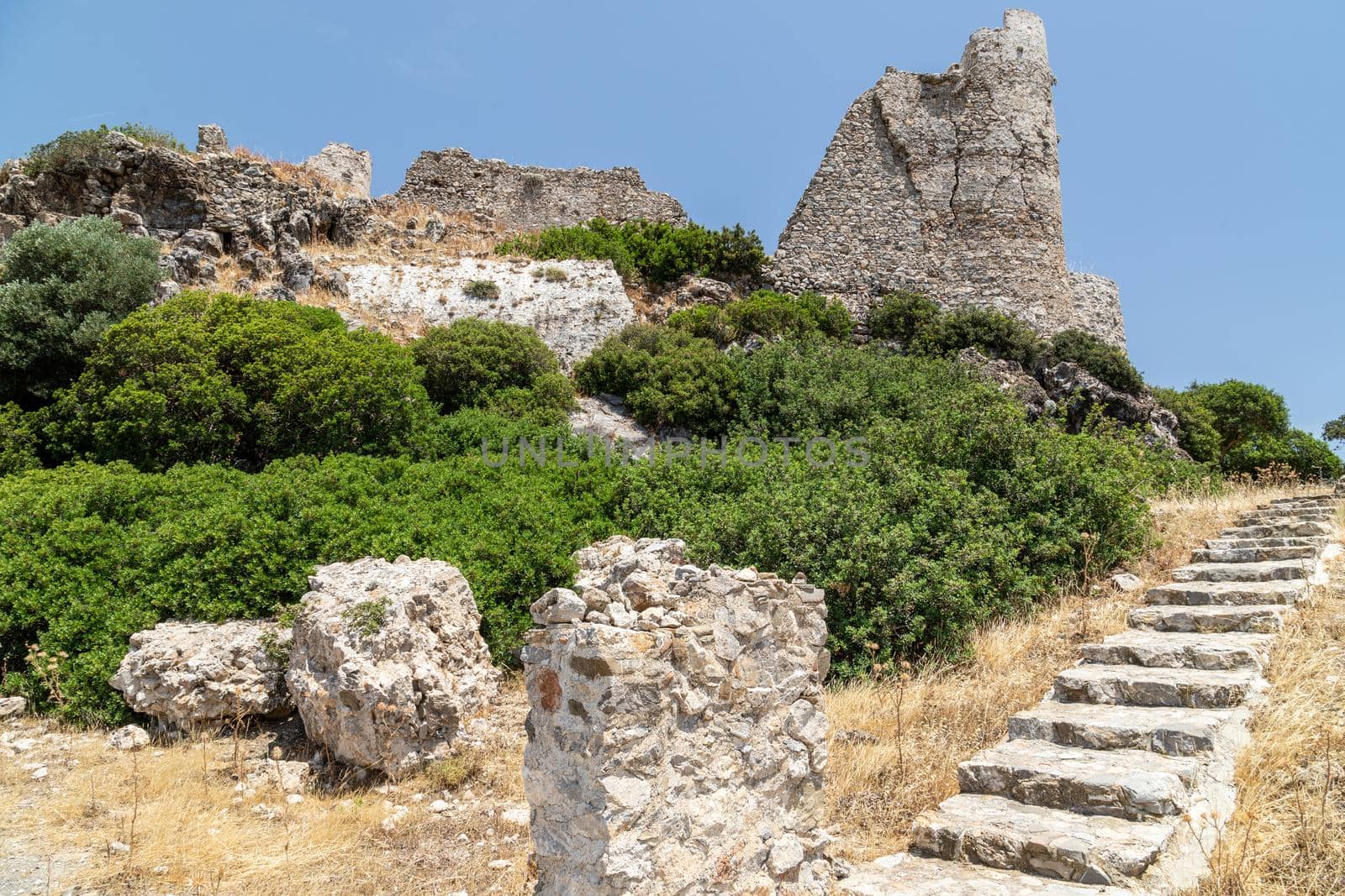 View at the ruin of the castle Asklipio by reinerc