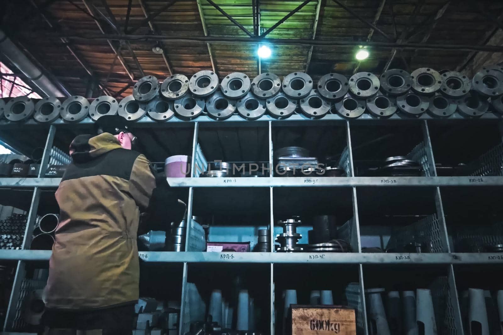 Details of oil catches at the plant. Assembling oil equipment.