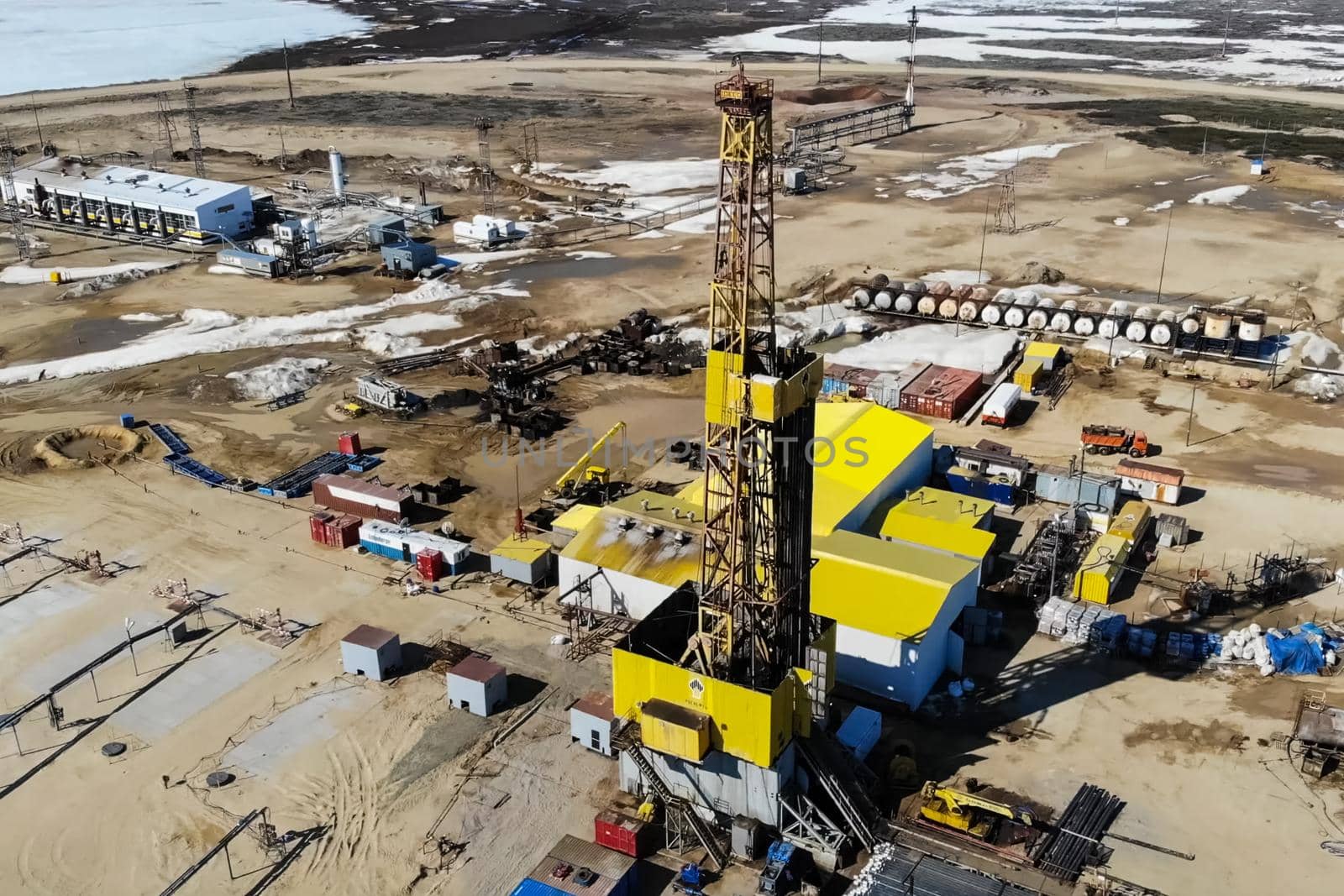 Drilling rig for oil and gas well drilling. Drilling rig for oil and gas well drilling.