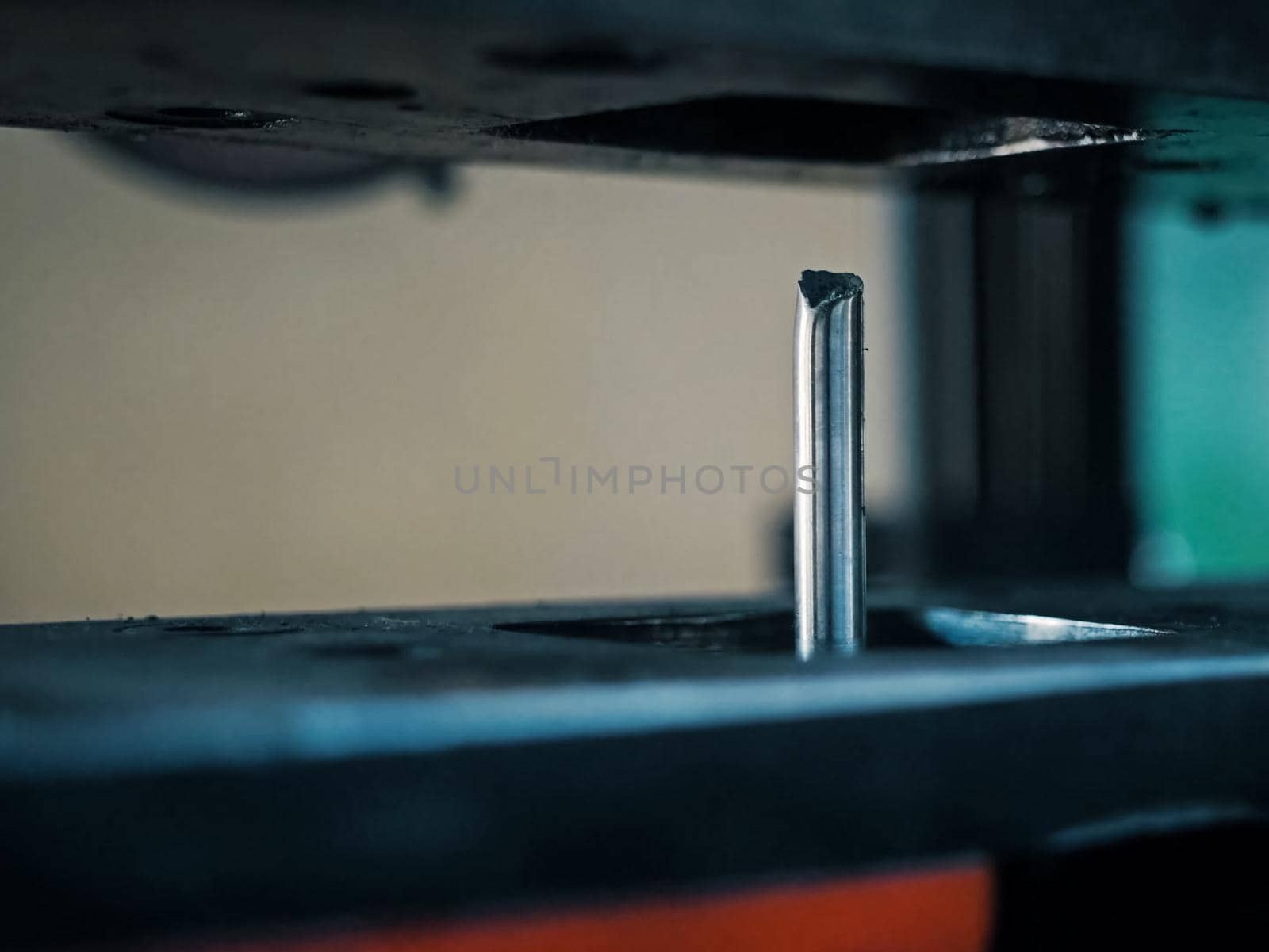 Test the part for the rupture on the special equipment.