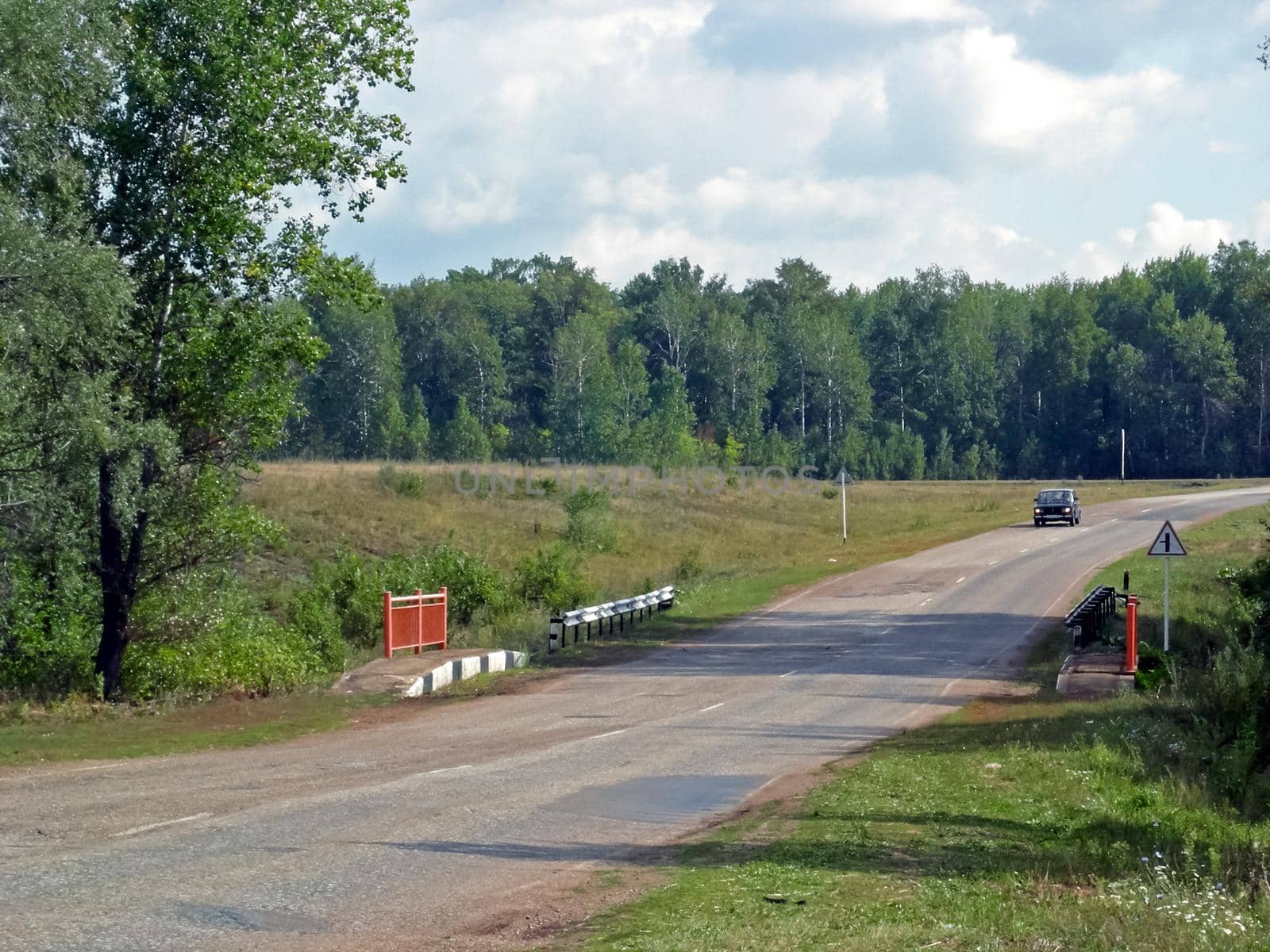 The Beloretsky tract. Nature is in the way of the Beloretsky tract. Roads and landscape.