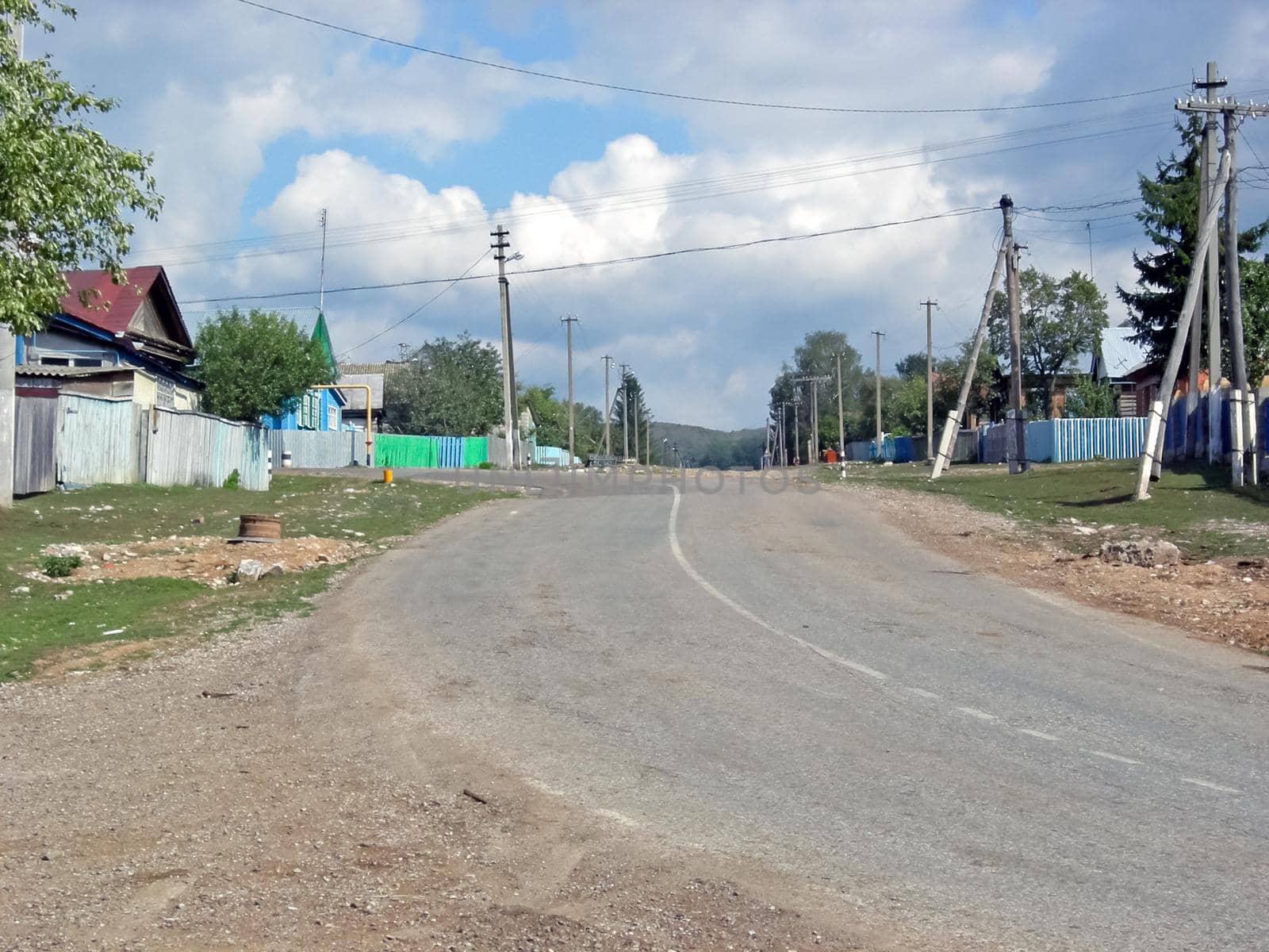 The Beloretsky tract. Nature is in the way of the Beloretsky tract. Roads and landscape.