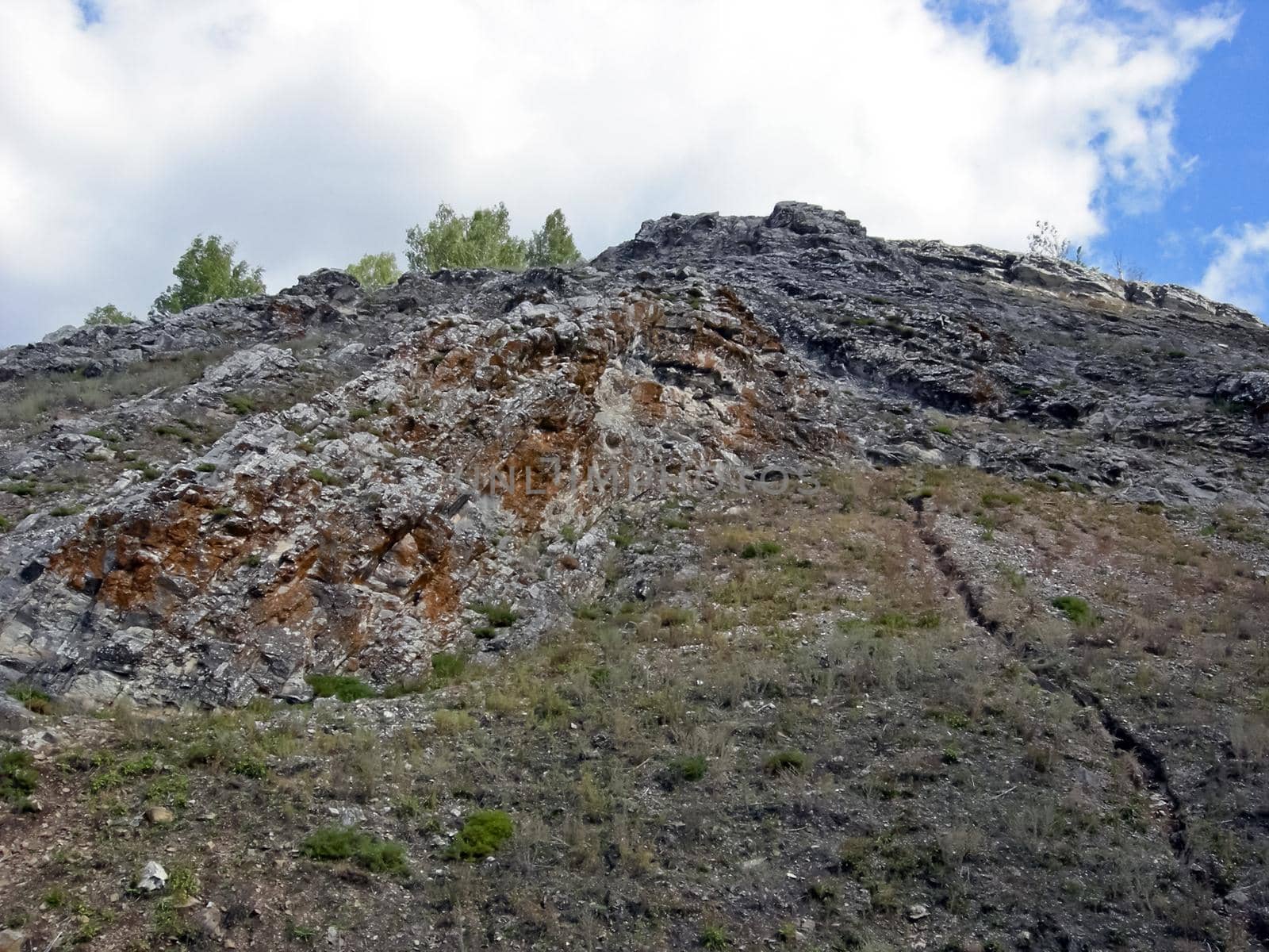 The Beloretsky tract. Nature is in the way of the Beloretsky tract. Roads and landscape.