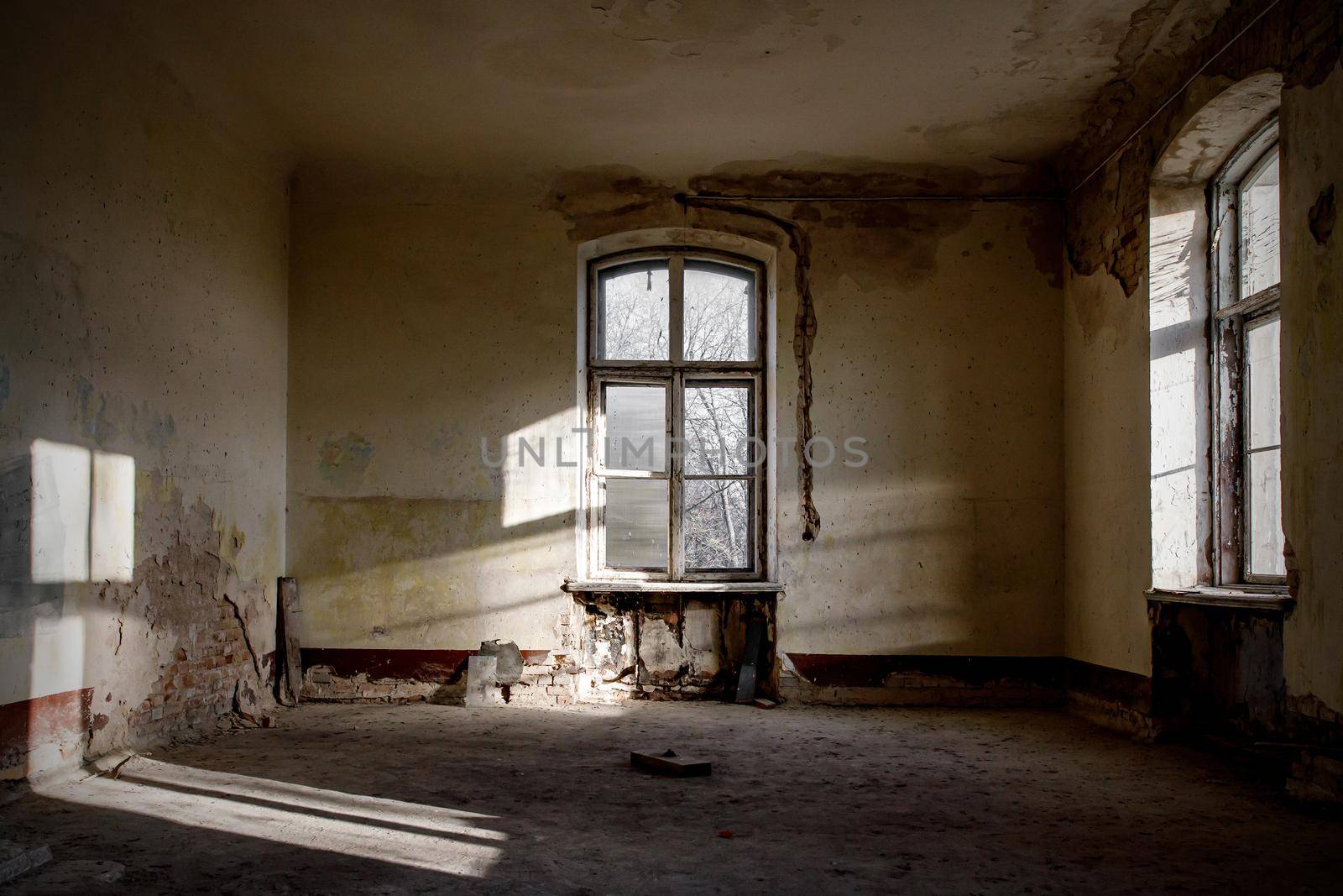 Empty destroyed room in an old palace