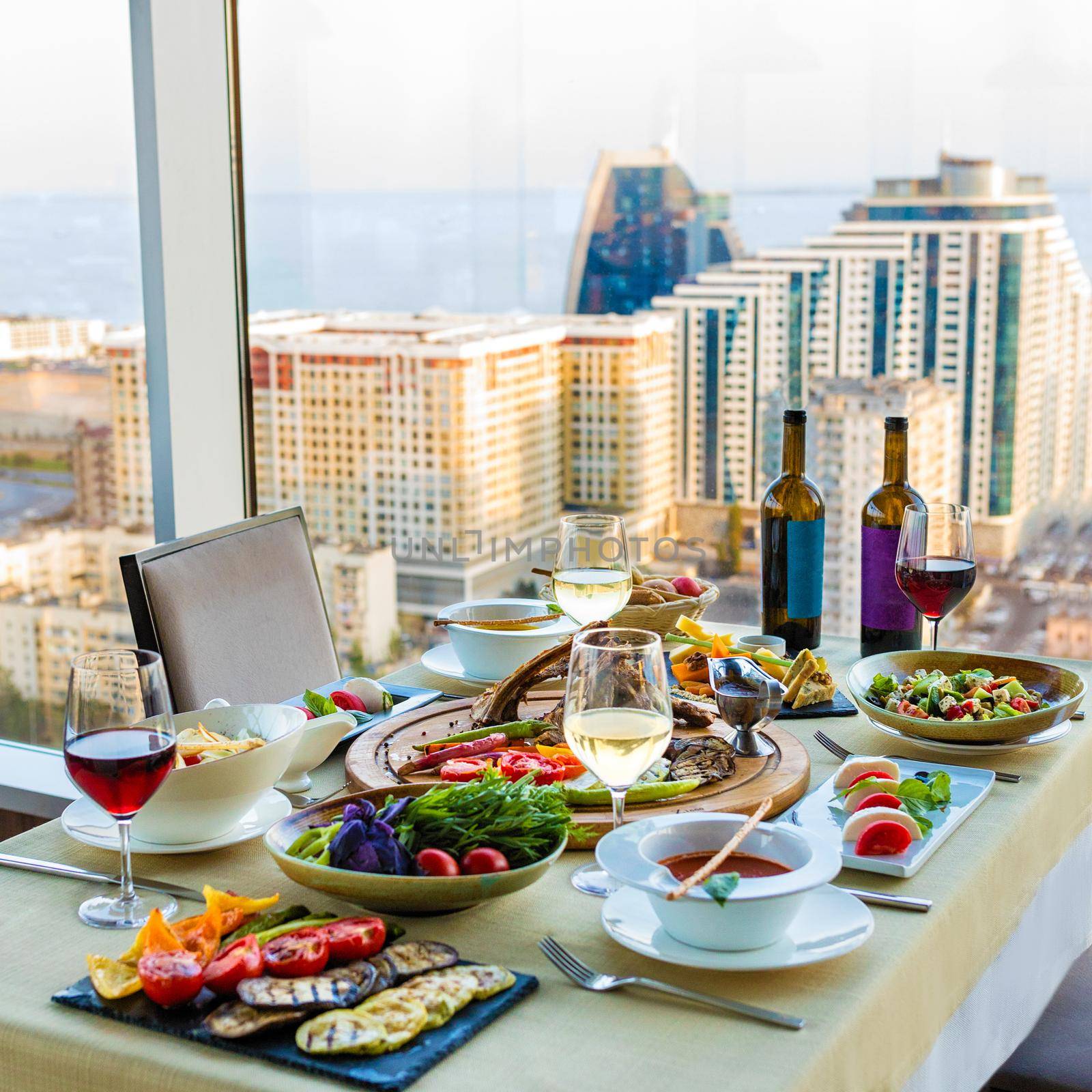 Beautiful meal on the table with city view by ferhad