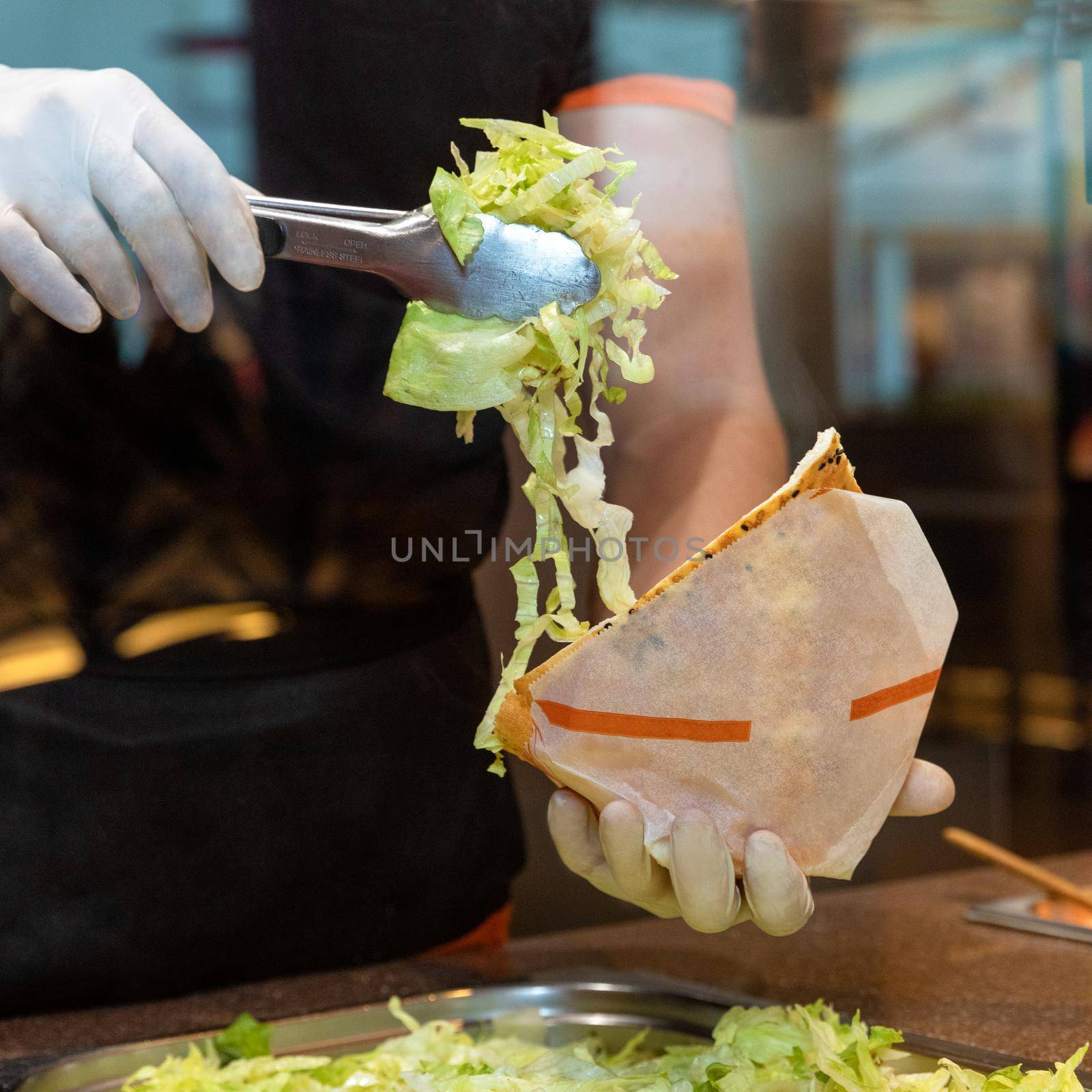 Making a Berlin doner, meat meal