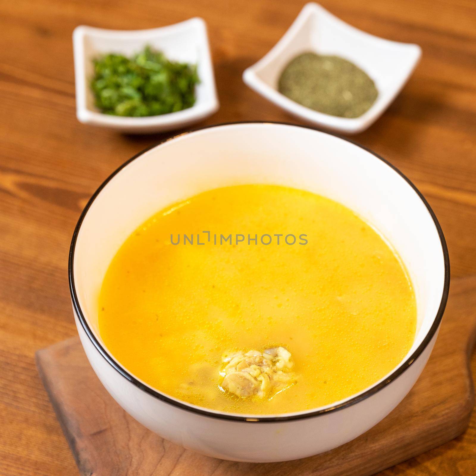 Yellow ginger soup with vinegar by ferhad