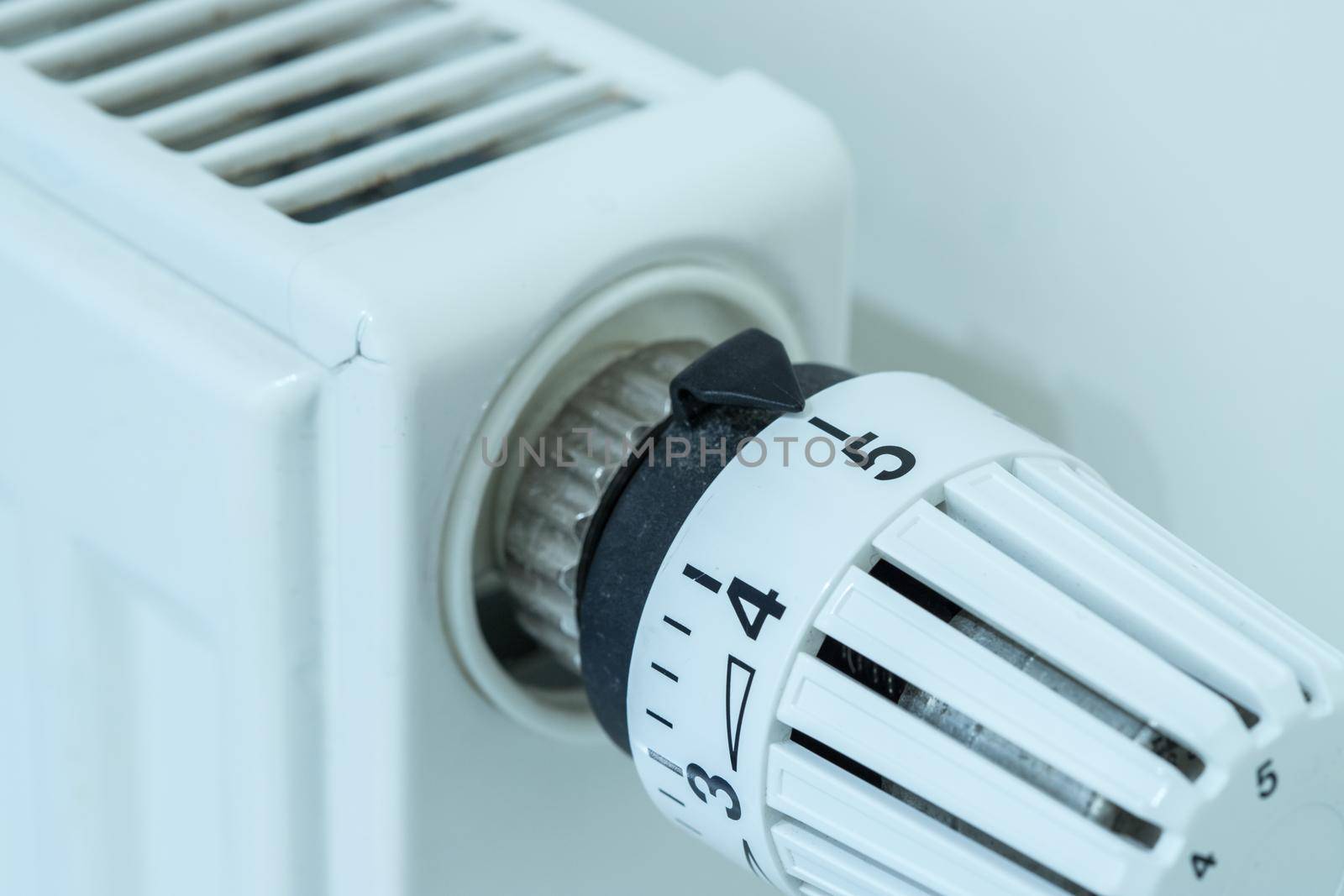 Close up picture of a heat regulator.