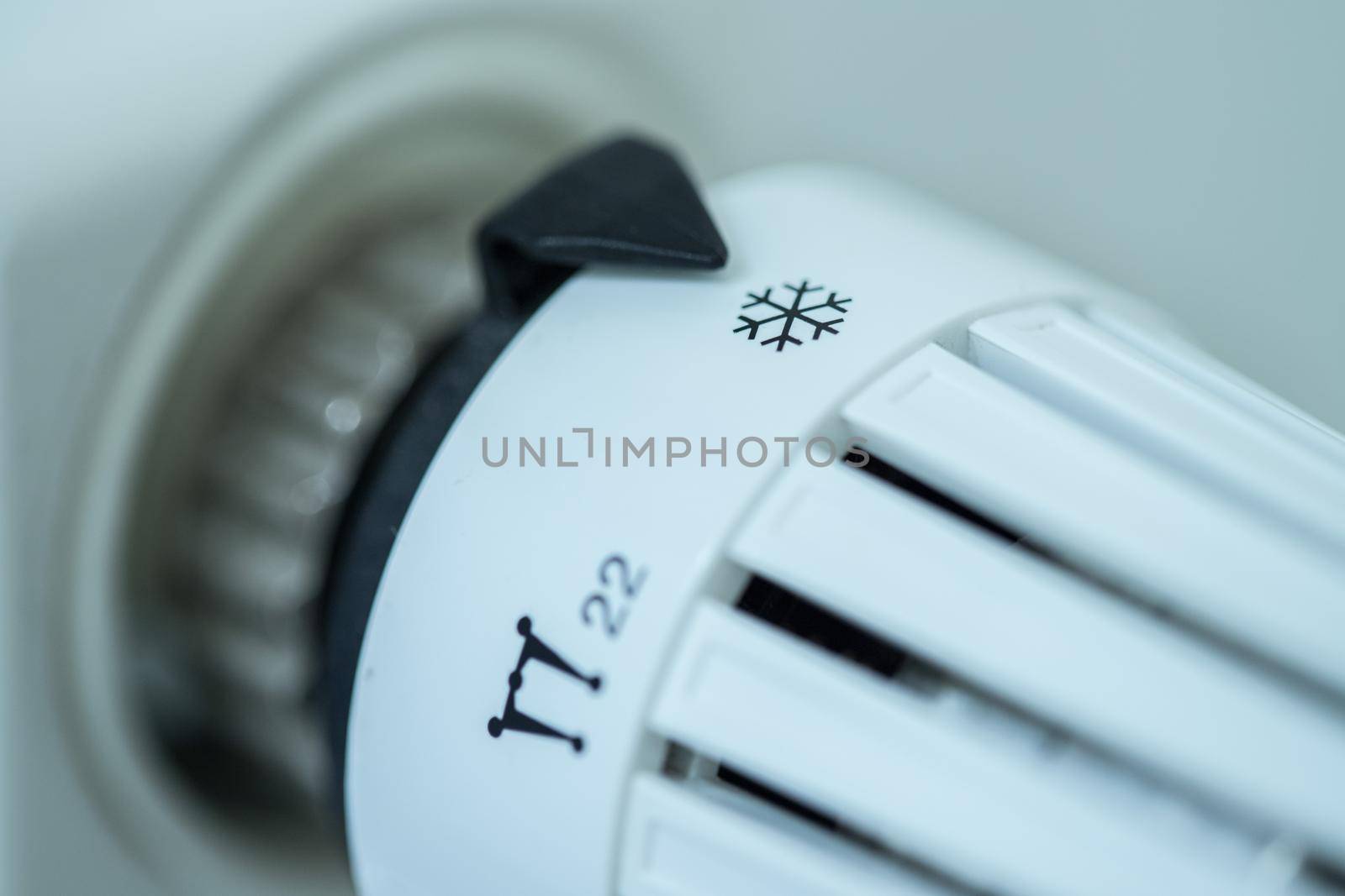 Close up picture of a heat regulator.