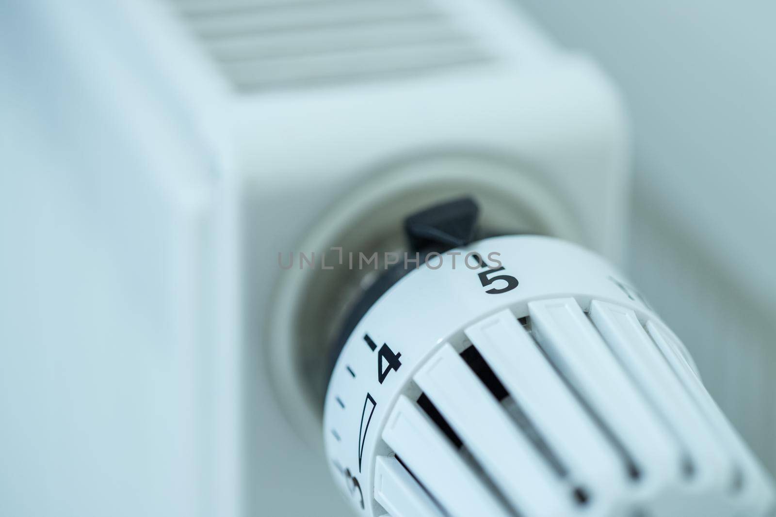 Close up picture of a heat regulator.