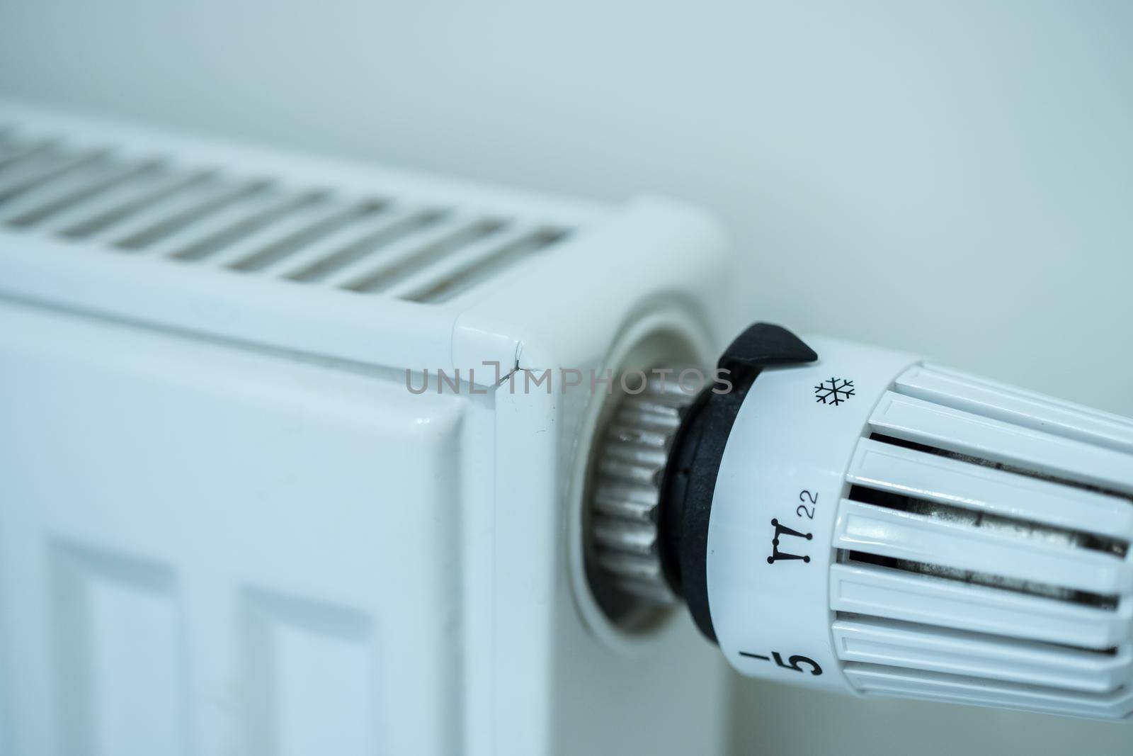 Close up picture of a heat regulator.
