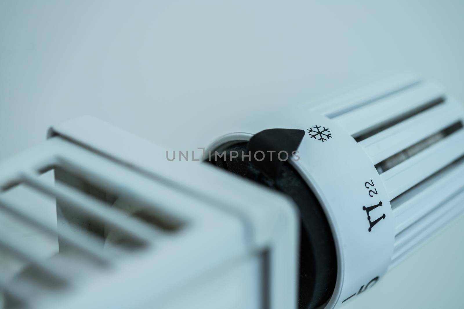 Close up picture of a heat regulator.