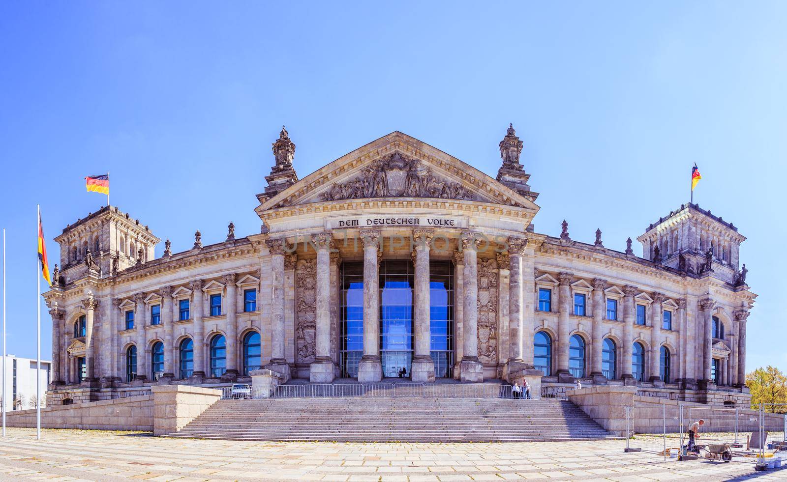 Picture of the Reichstag in Berlin in Springtime