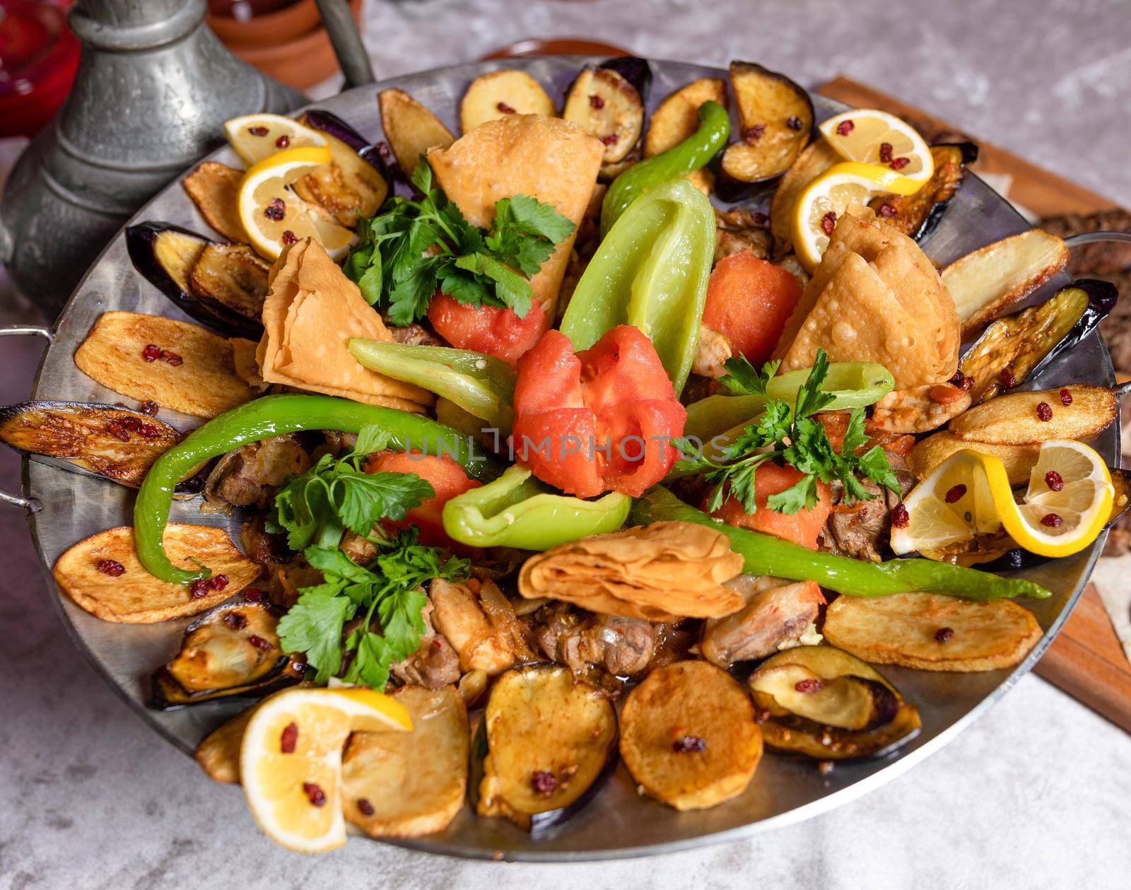 Sac ichi meat and vegetable meal, Azerbaijani food