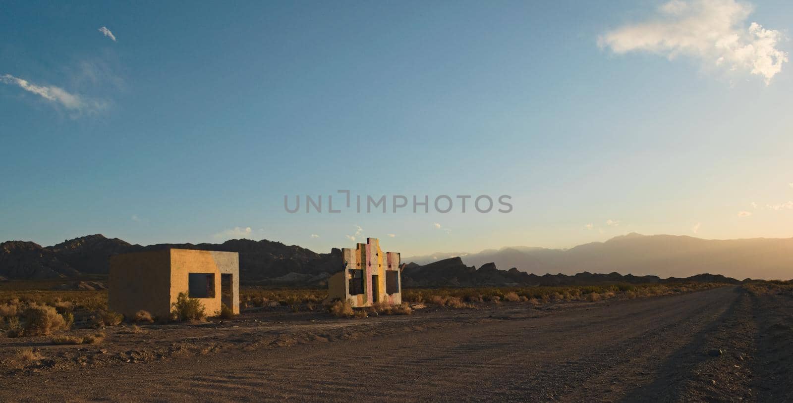 Derelict house in the middle of the desert near Uspallata, Mendoza, Argentina. by hernan_hyper